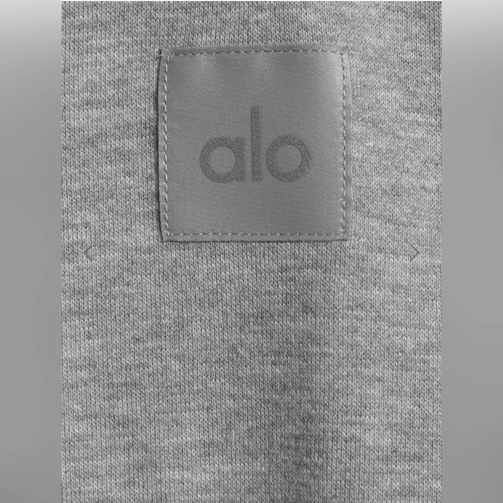 ALO Yoga Devotion Crew Neck Pullover Sweatshirt in Heather Gray